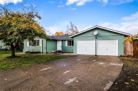 Rental Listings in 97402 .